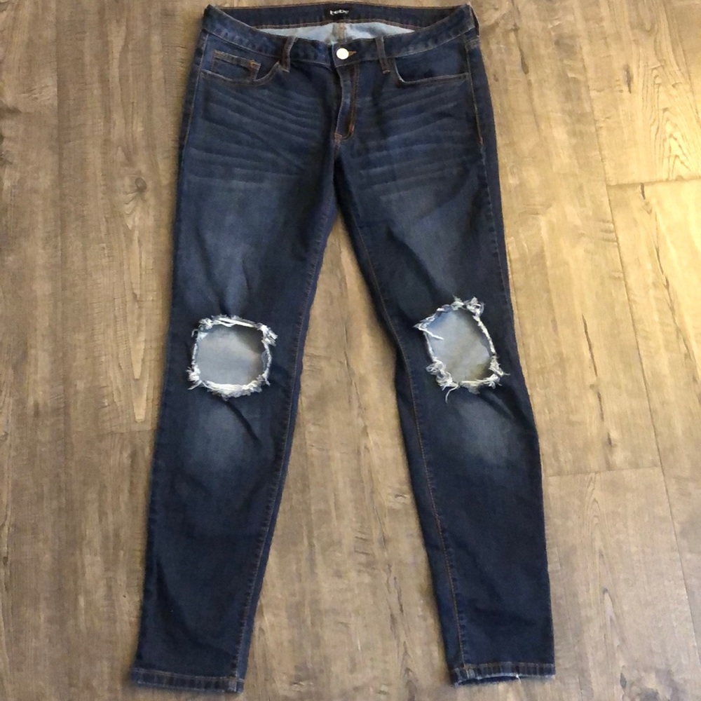 Bebe heavily distressed knee Jegging